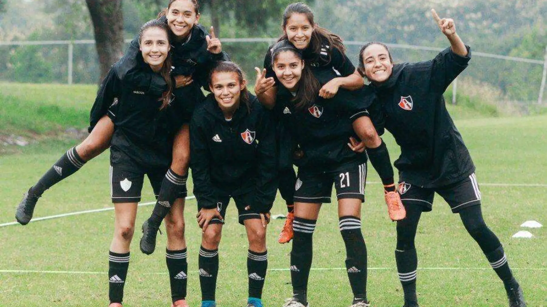 Atlas femenil